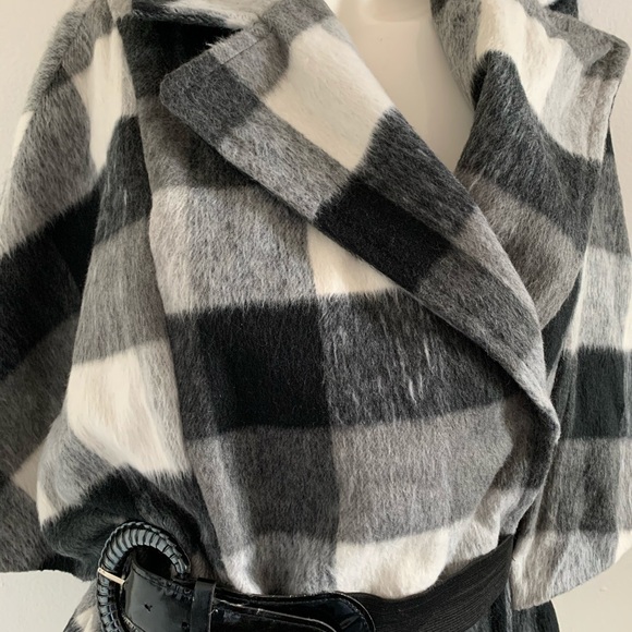 Poncho - Picture 3 of 4